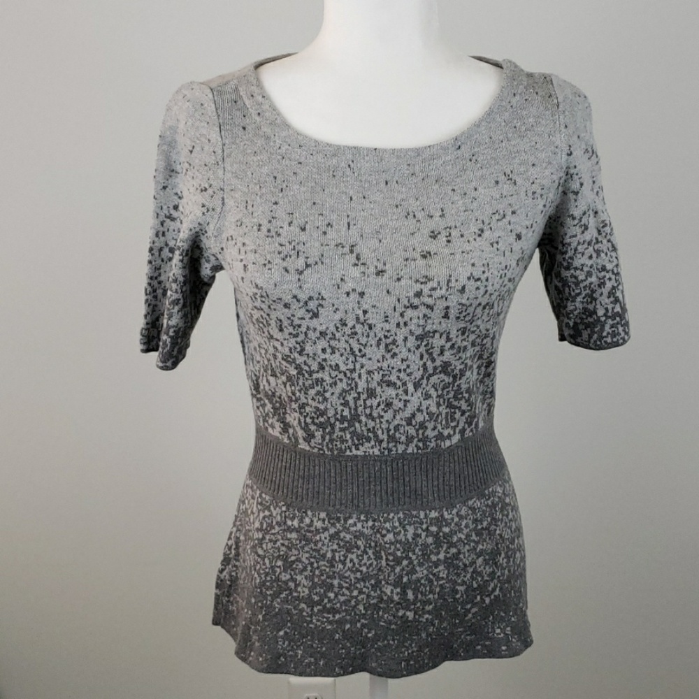 Ann Taylor EUC Gray Short Sleeve Sweater Size M